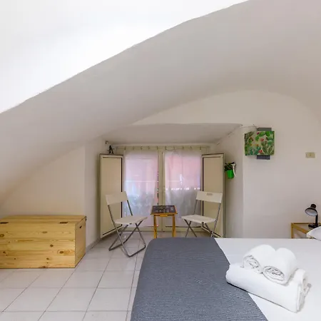 Double Room At Historical Palazzo Spinelli-3